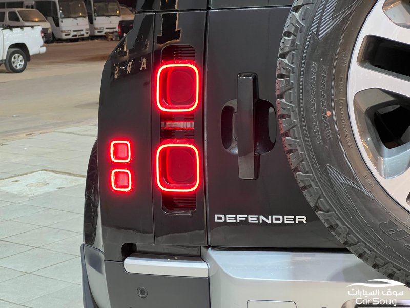 لاند روفر ديفندر 90 V4 موديل 2023