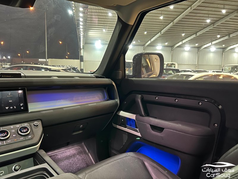 لاند روفر ديفندر 90 V4 موديل 2023