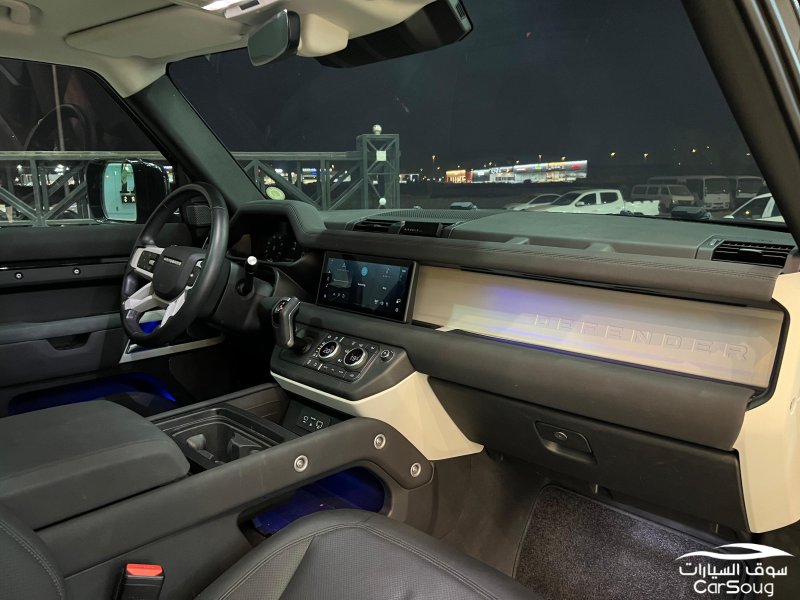 لاند روفر ديفندر 90 V4 موديل 2023