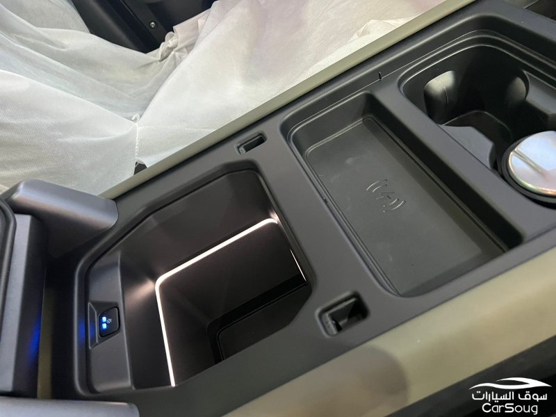 لاند روفر ديفندر X110 V4 موديل 2024 جديده