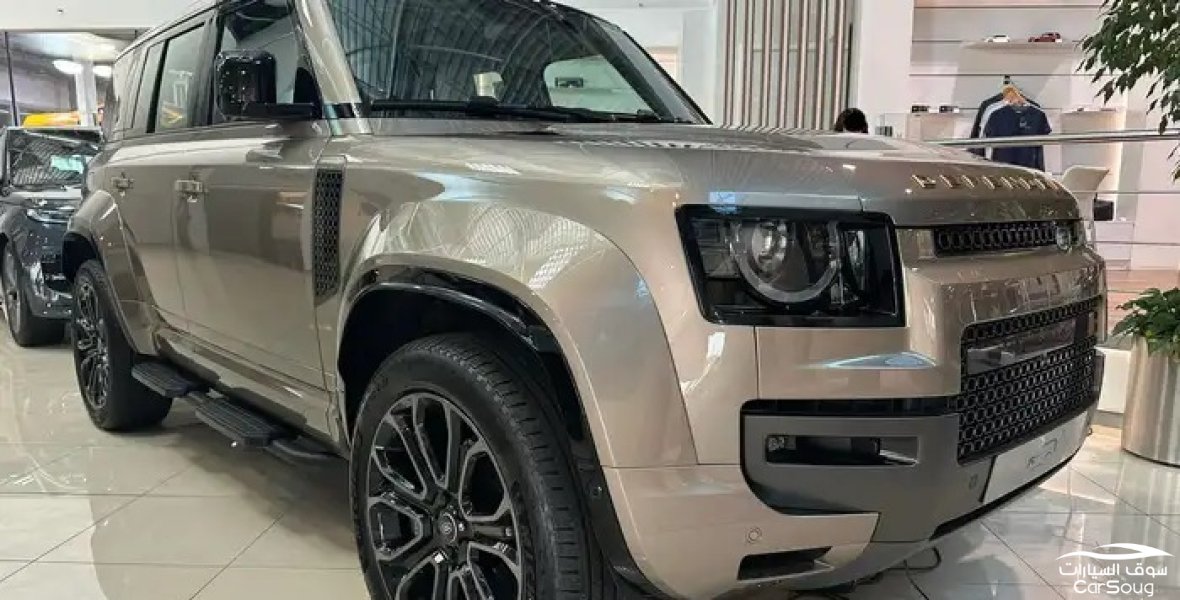 لاند روفر ديفندر اوكتا V8 موديل 2025