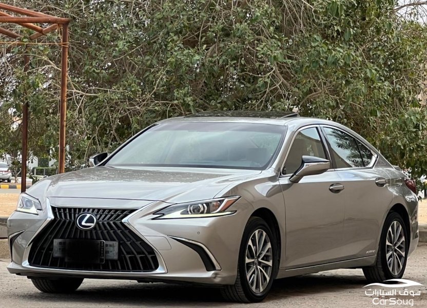 لكزس es300h 2022
