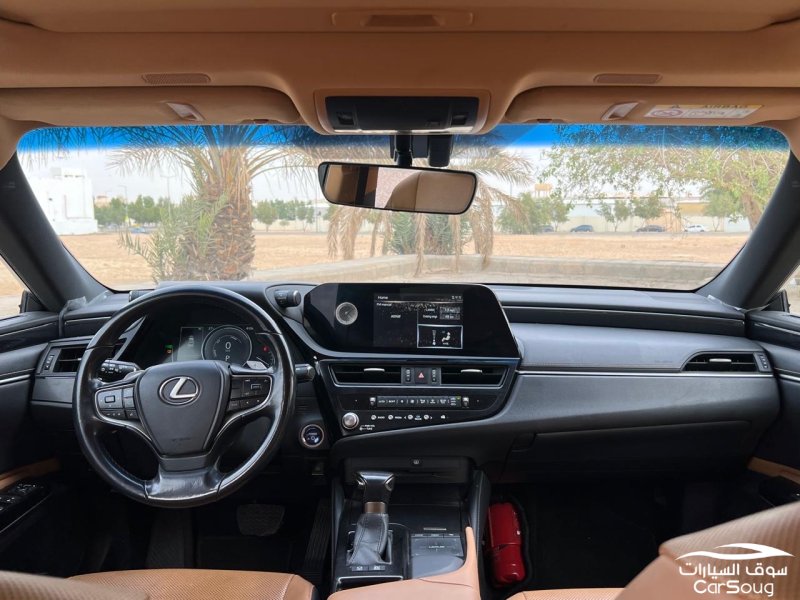 لكزس es300h 2022