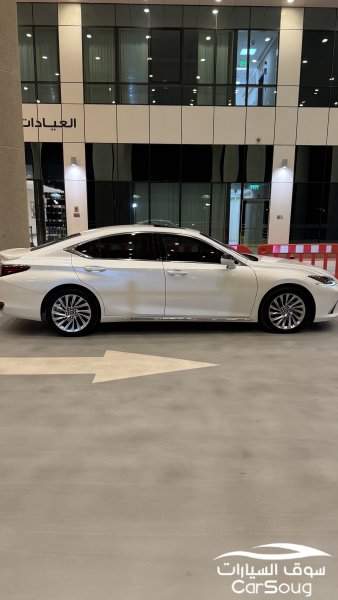 لكزس es300 2023 هايبرد