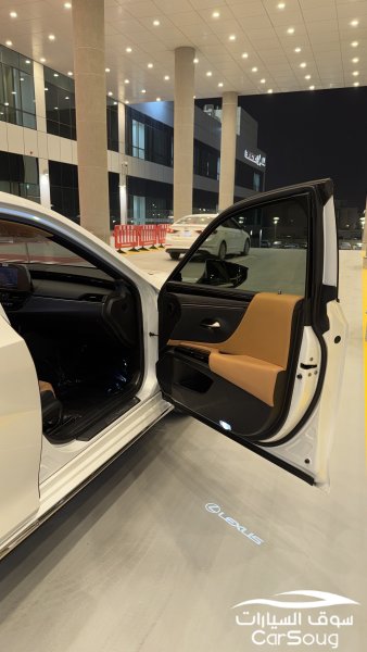 لكزس es300 2023 هايبرد