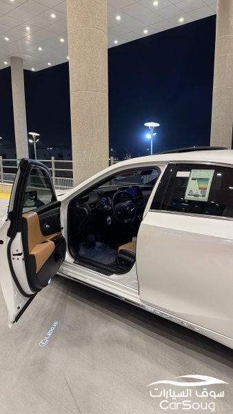 لكزس es300 2023 هايبرد