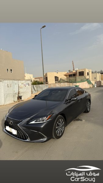 لكزس es300h 2023