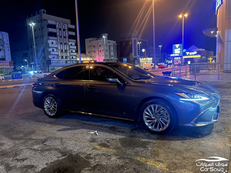 لكزس مخزن في البايكه