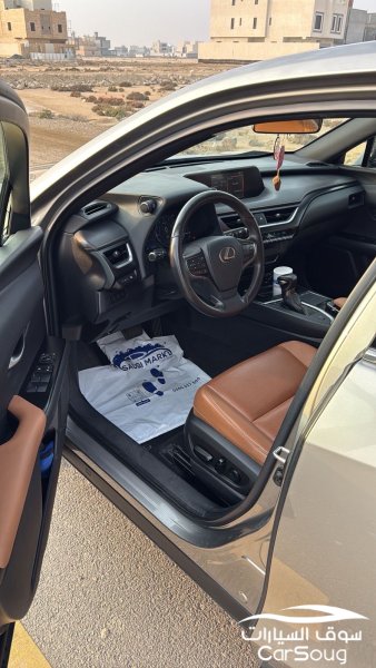 لكزس UX 2021 مالك واحد