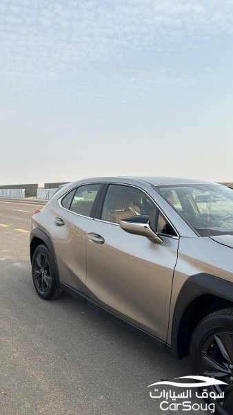 لكزس UX 2021 مالك واحد