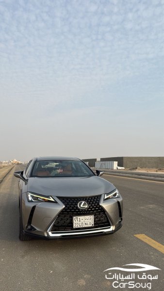 لكزس UX 2021 مالك واحد