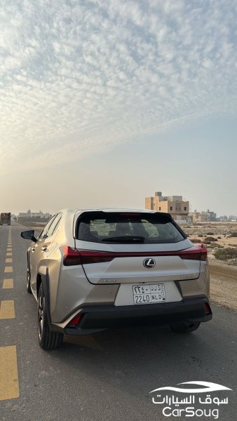 لكزس UX 2021 مالك واحد
