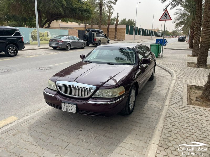 لنكولن تاون كار موديل 2008