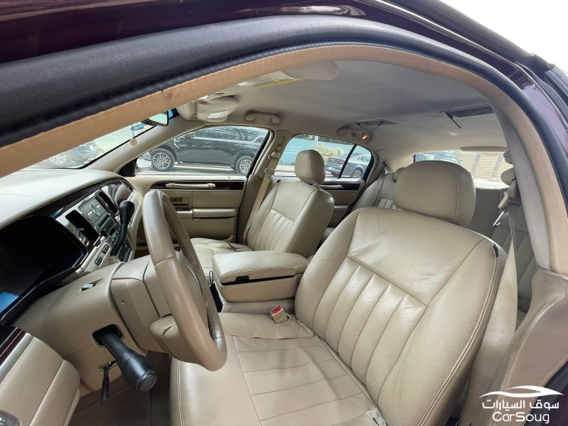 لنكولن تاون كار موديل 2008