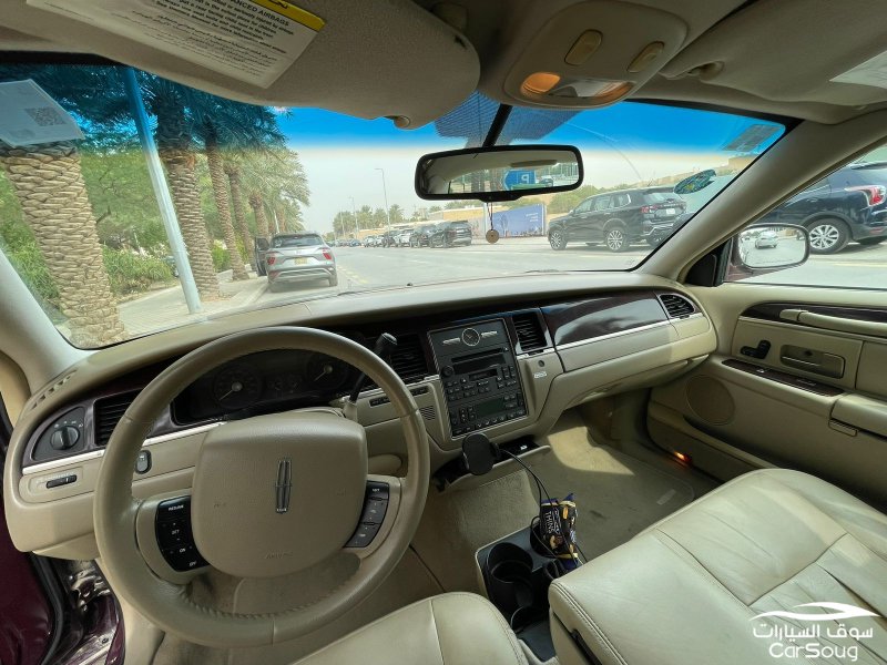 لنكولن تاون كار موديل 2008