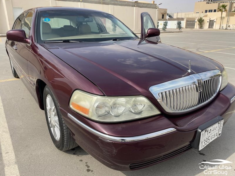 لنكولن تاون كار موديل 2008 لارج