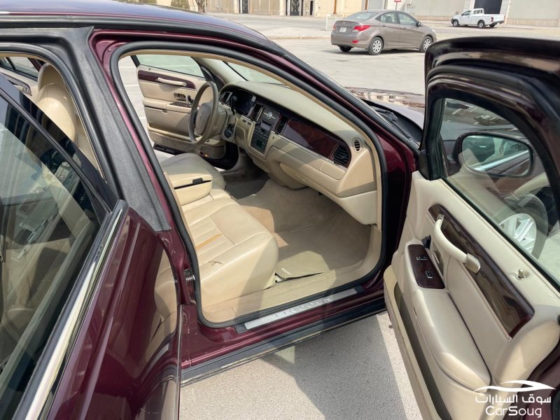 لنكولن تاون كار موديل 2008 لارج