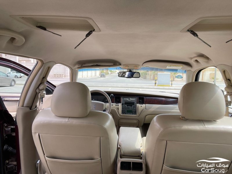 لنكولن تاون كار موديل 2008 لارج