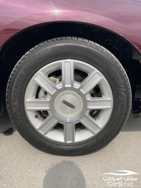 لنكولن تاون كار موديل 2008 لارج