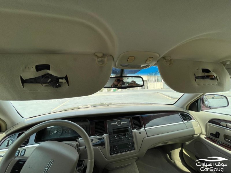 لنكولن تاون كار موديل 2008 لارج