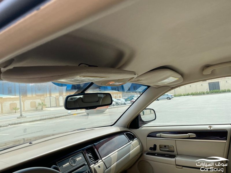 لنكولن تاون كار موديل 2008 لارج