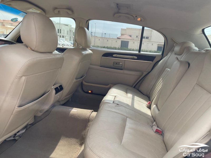 لنكولن تاون كار موديل 2008 لارج