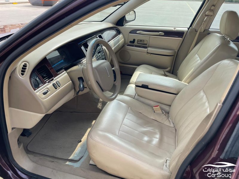 لنكولن تاون كار موديل 2008 لارج