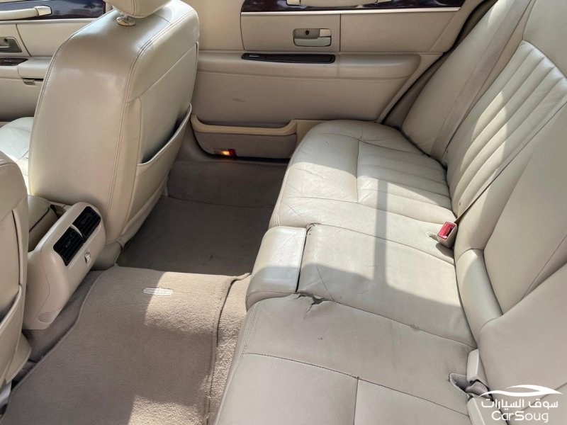 لنكولن تاون كار موديل 2008 لارج