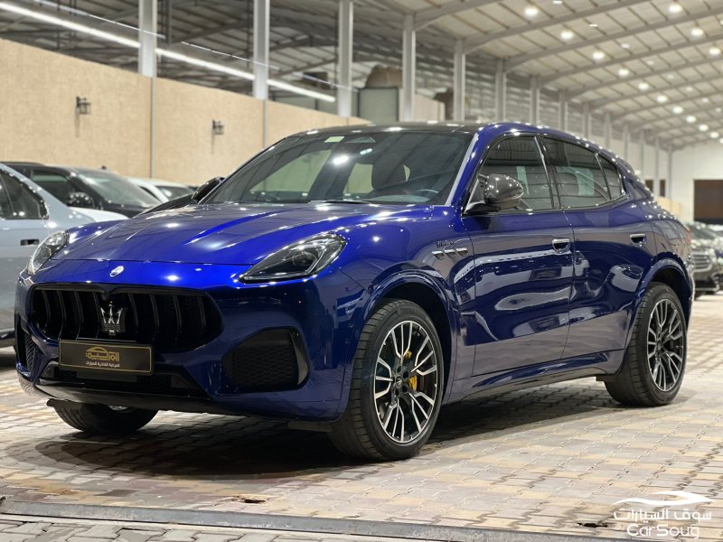 مازيراتي جريكاليه مودينا موديل 2023 فئة نايت بكج