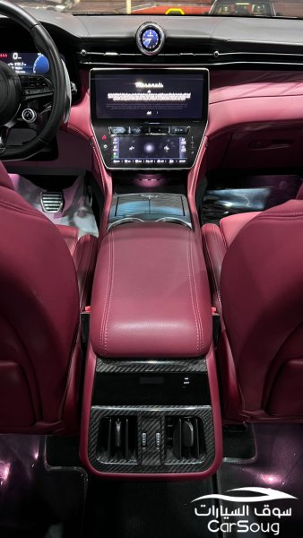 مازيراتي جريكاليه مودينا موديل 2023 فئة نايت بكج