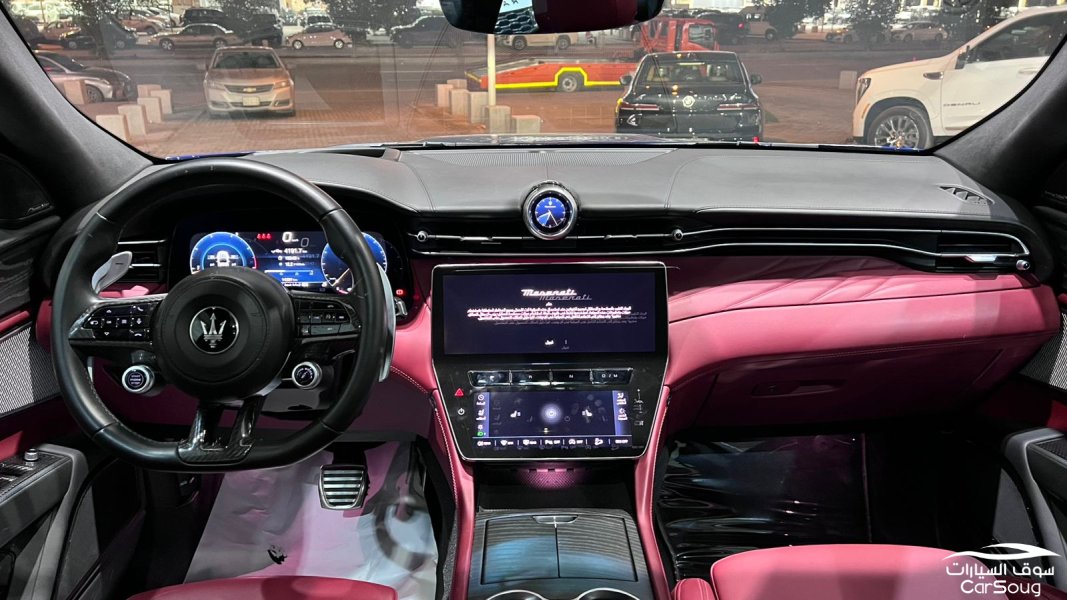 مازيراتي جريكاليه مودينا موديل 2023 فئة نايت بكج