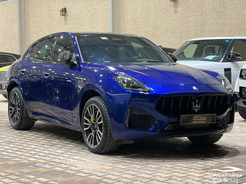 مازيراتي جريكاليه مودينا موديل 2023 فئة نايت بكج