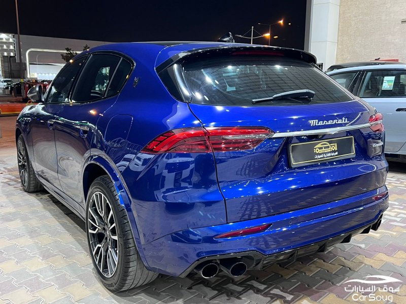 مازيراتي جريكاليه مودينا موديل 2023 فئة نايت بكج