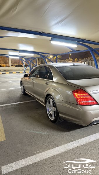 مرسيدس بنز موديل 2010