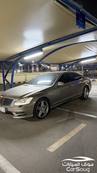 مرسيدس بنز موديل 2010