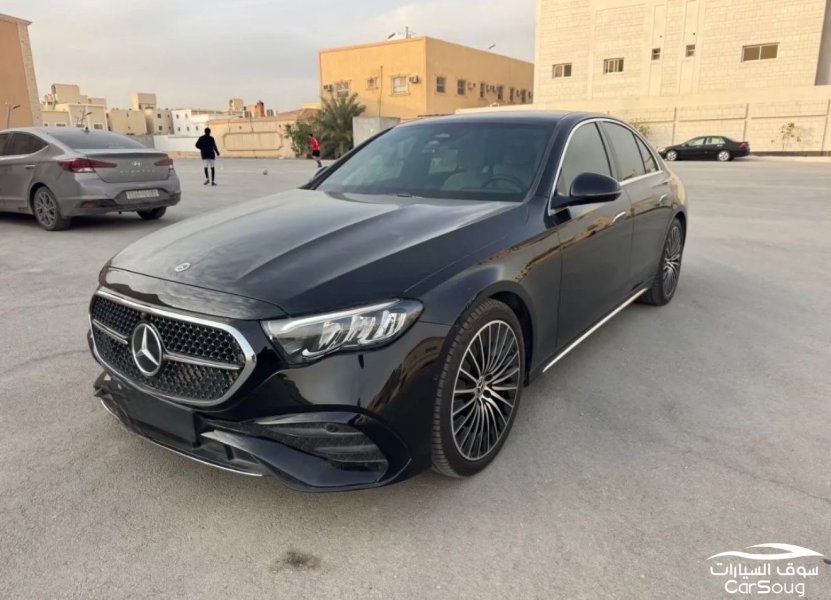 مرسيديس E200 (2025)