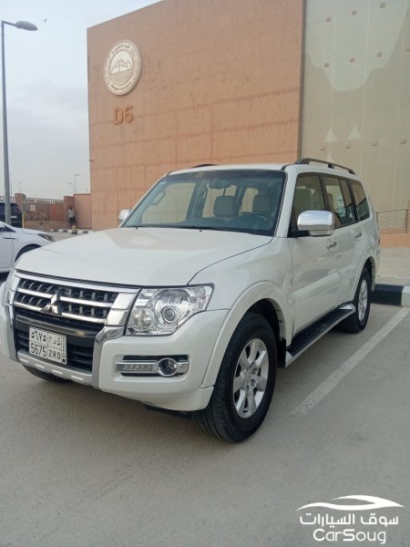 ميتسوبيشي باجيرو فتحة سقف موديل 2017