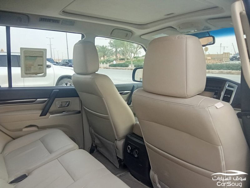 ميتسوبيشي باجيرو فتحة سقف موديل 2017