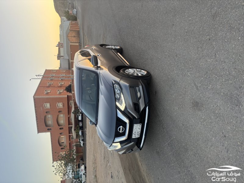 نيسان إكس تريل2021  دبل 7 ركاب نظيف