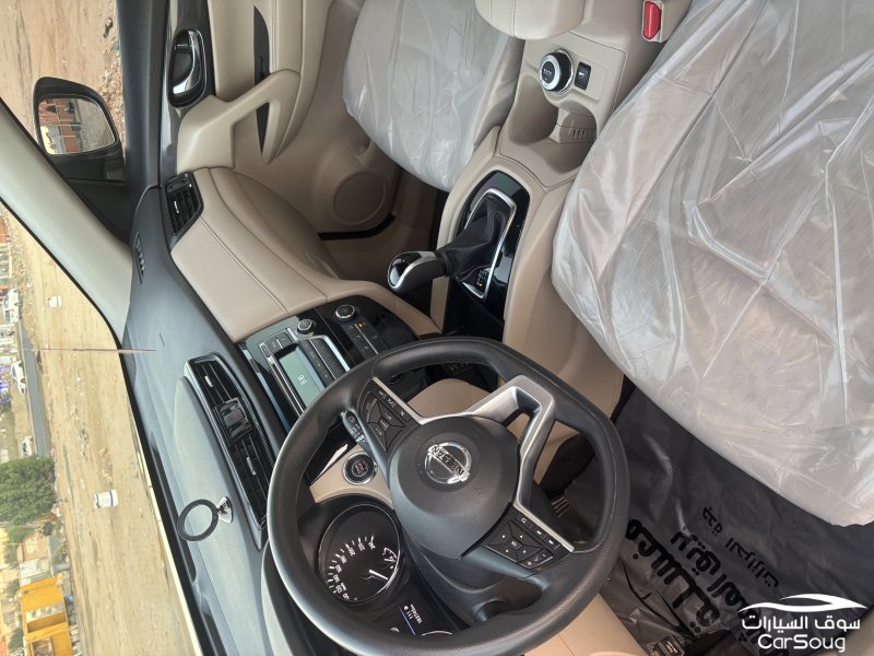 نيسان إكس تريل2021  دبل 7 ركاب نظيف