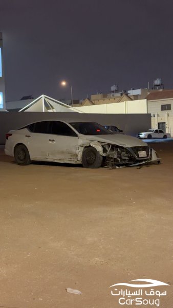 نيسان التيما ٢٠٢٢ستنادر مصدوم للبيع