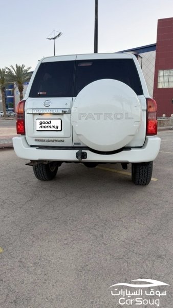 نيسان باترول سوبر سفاري داخلية بيج