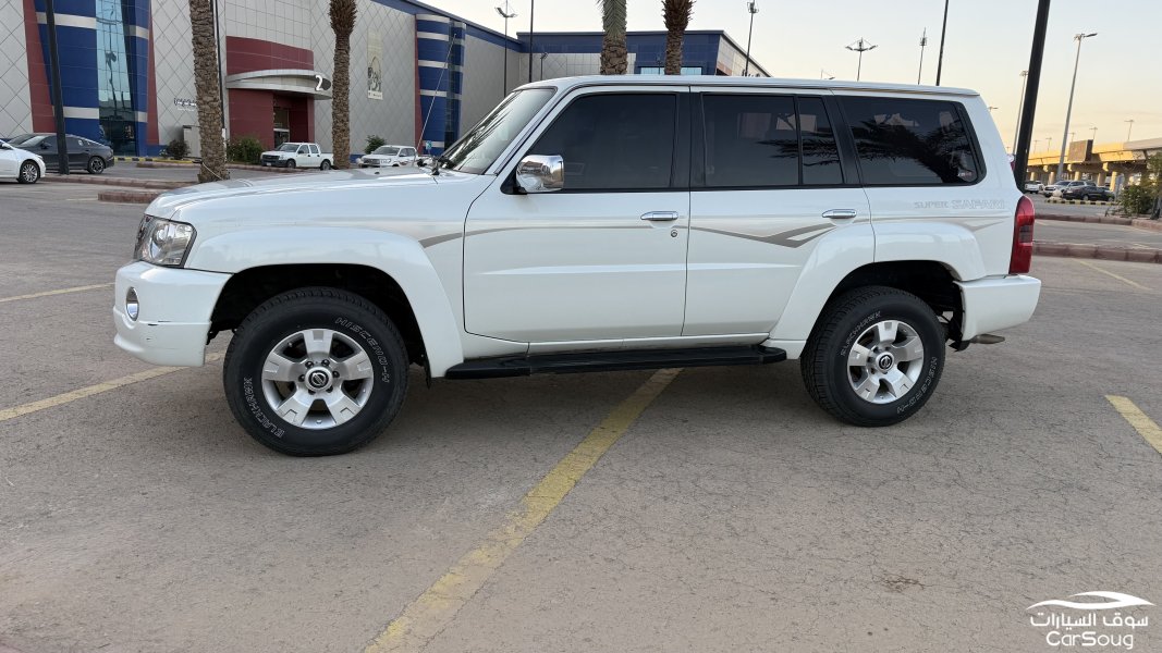 نيسان باترول سوبر سفاري داخلية بيج