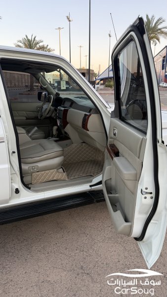 نيسان باترول سوبر سفاري داخلية بيج