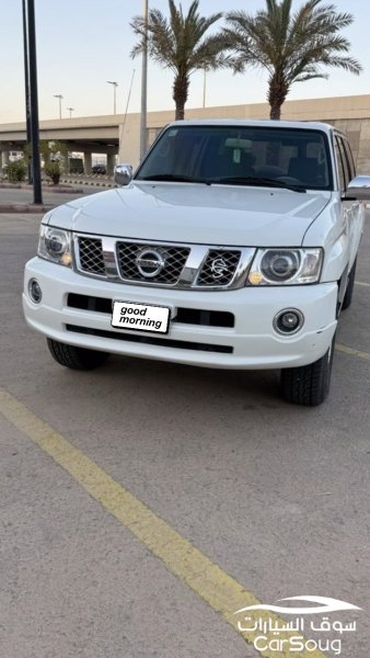 نيسان باترول سوبر سفاري داخلية بيج