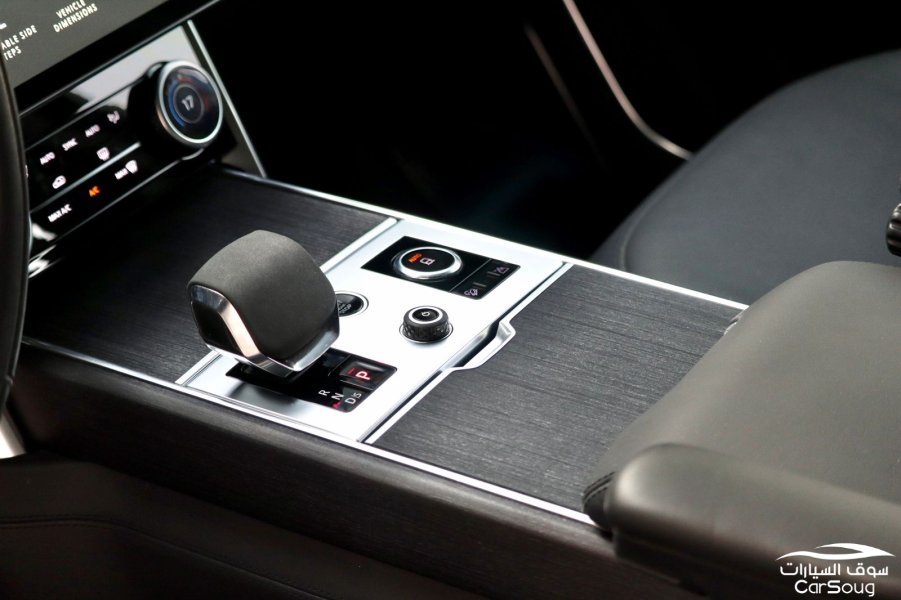 رنج روفر اوتوبيوجرافي بلاك اديشن موديل 2022