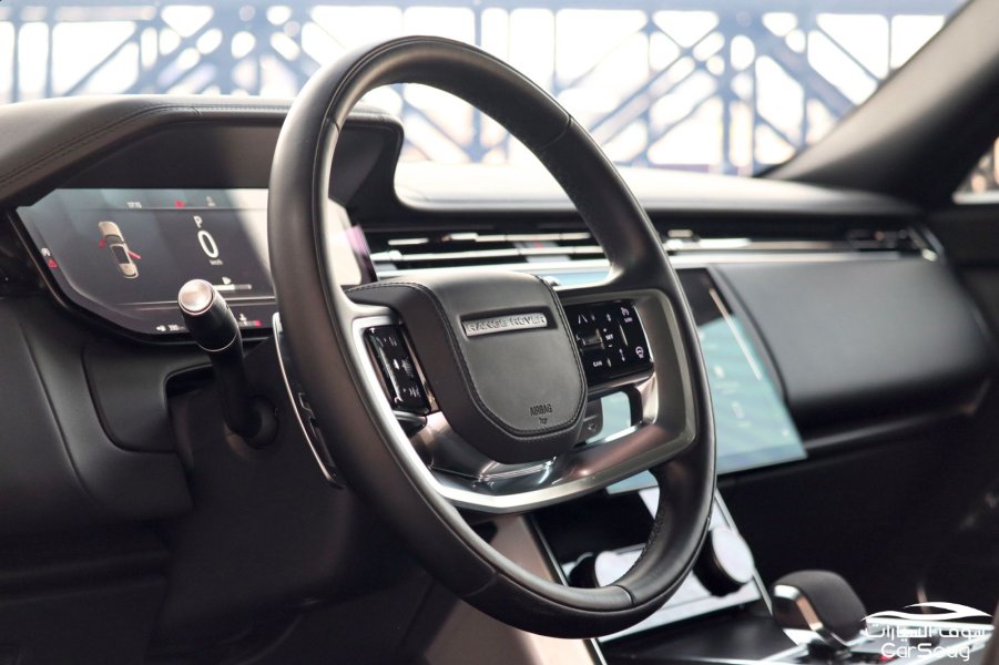 رنج روفر اوتوبيوجرافي بلاك اديشن موديل 2022