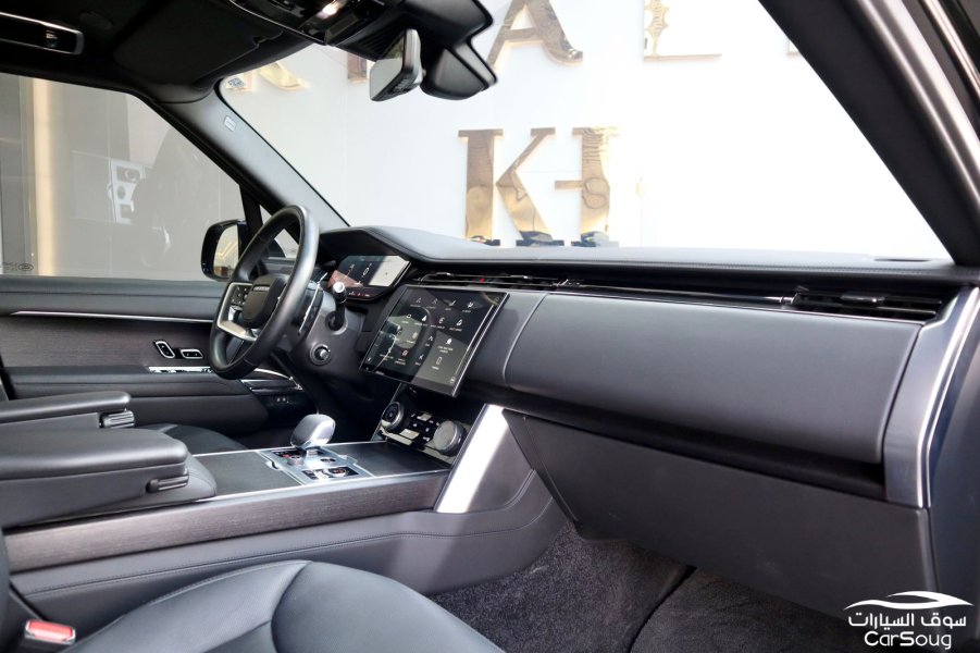 رنج روفر اوتوبيوجرافي بلاك اديشن موديل 2022