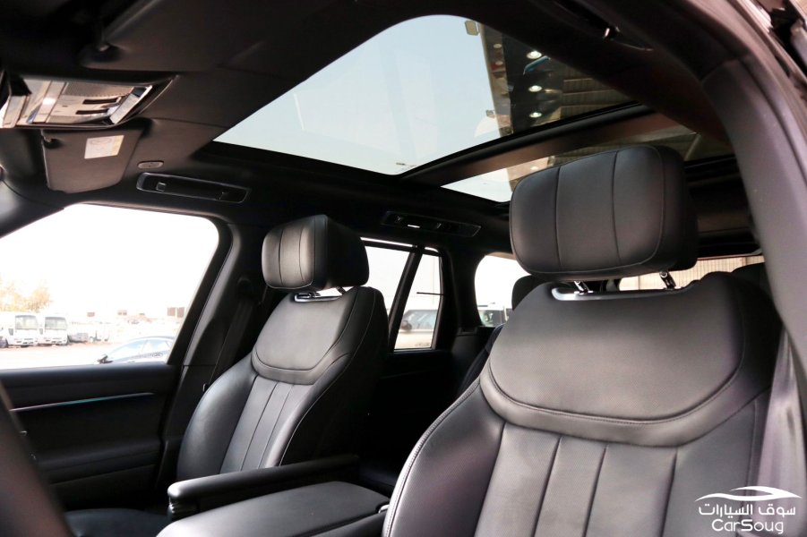 رنج روفر اوتوبيوجرافي بلاك اديشن موديل 2022