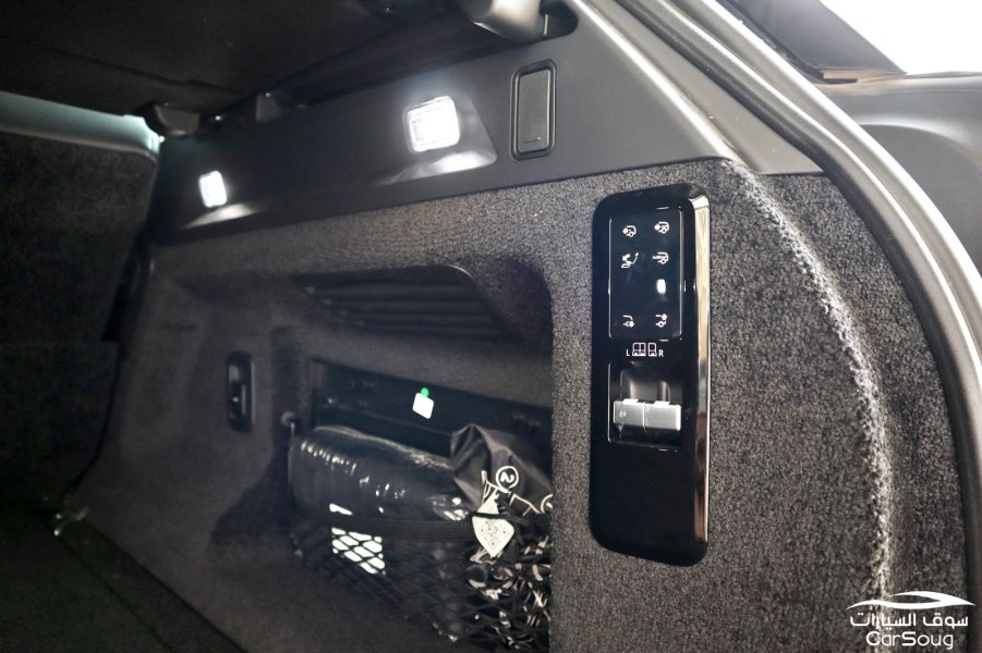 رنج روفر اوتوبيوجرافي بلاك اديشن موديل 2022